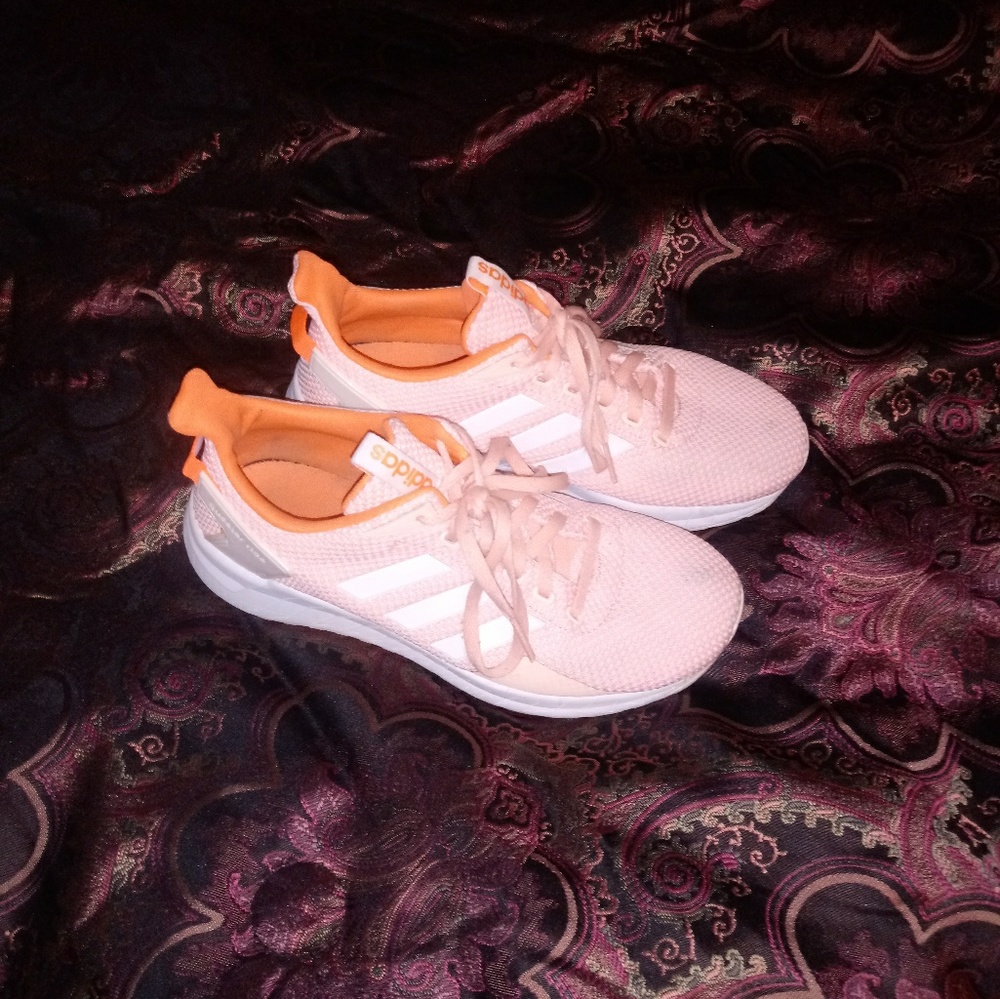 Adidas gym shoe
